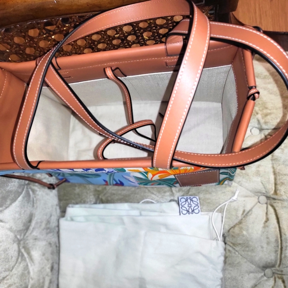 (Sold)Authentic Loewe Paula's Ibiza cushion floral tote - Picture 4 of 8